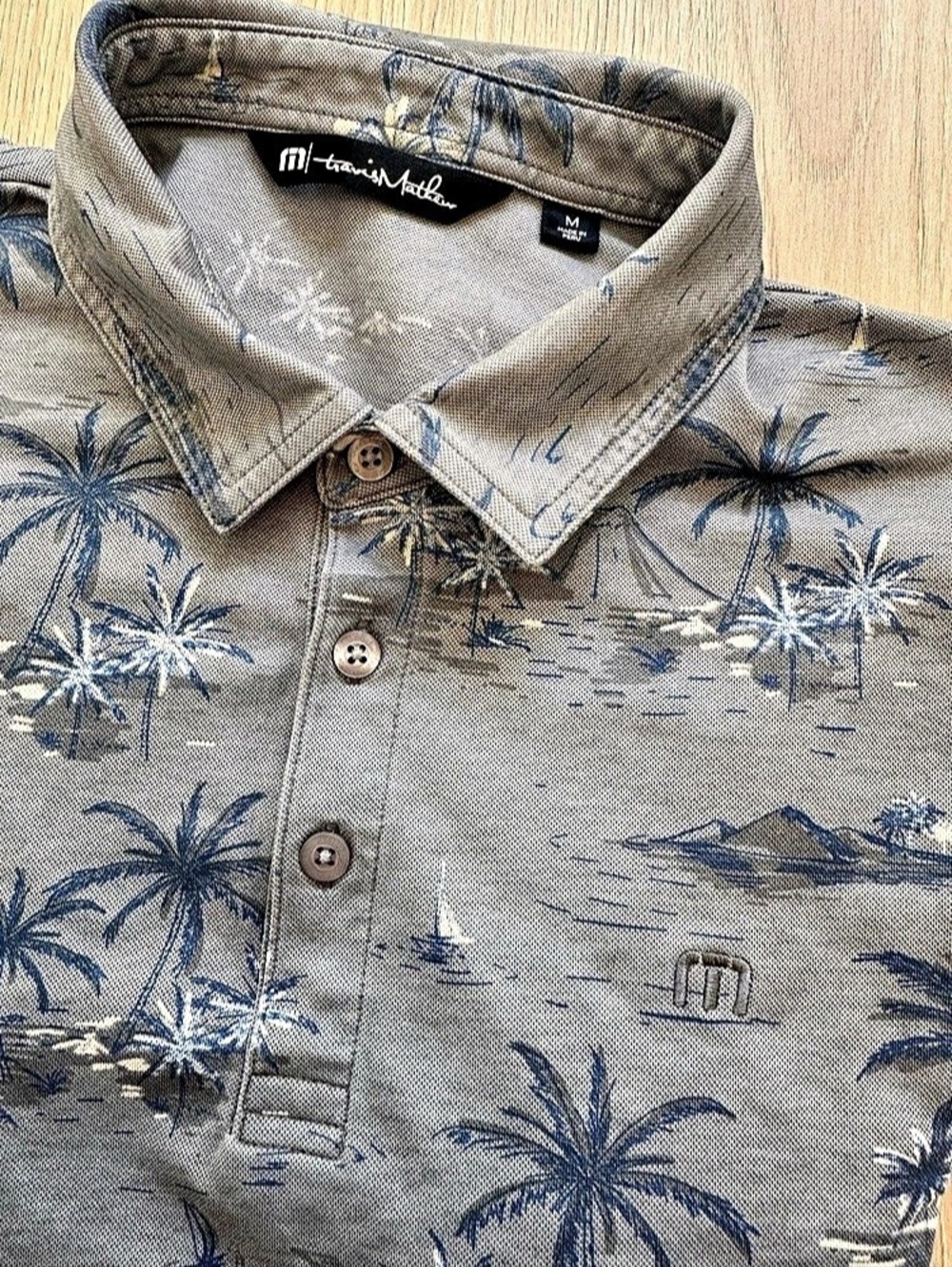 Travis Mathew Men's Floral Button Down Size Medium